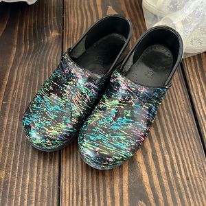Barely worn size 38 dansko clogs